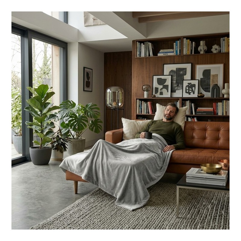 Manta Pierre Cardin para sofá — Fibra acrílica dralón fabricada en España