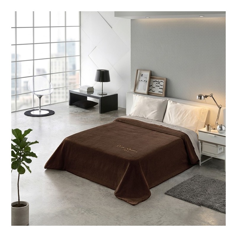 Manta Pierre Cardin para sofá — Fibra acrílica dralón fabricada en España