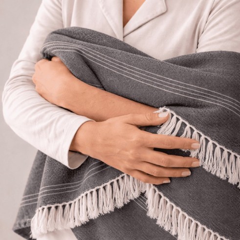 Plaid Foulard multiusos con flecos — Algodón y poliéster para sofá y cama