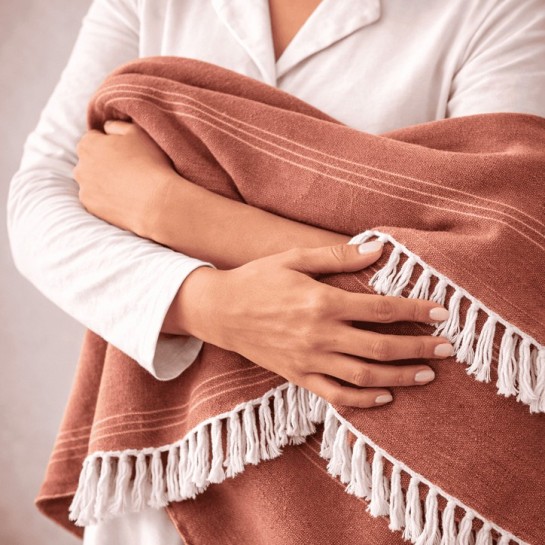 Plaid Foulard Multiusos para sofá y cama con flecos