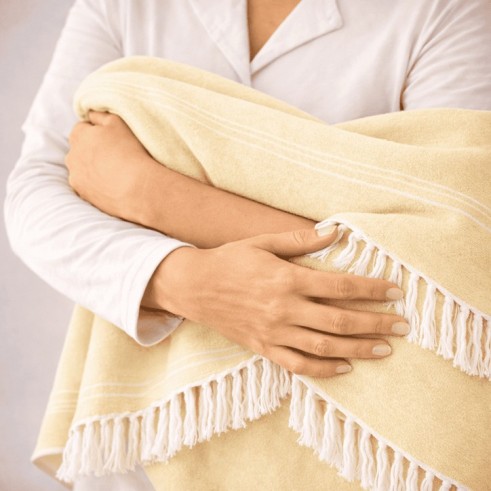 Plaid Foulard multiusos con flecos — Algodón y poliéster para sofá y cama