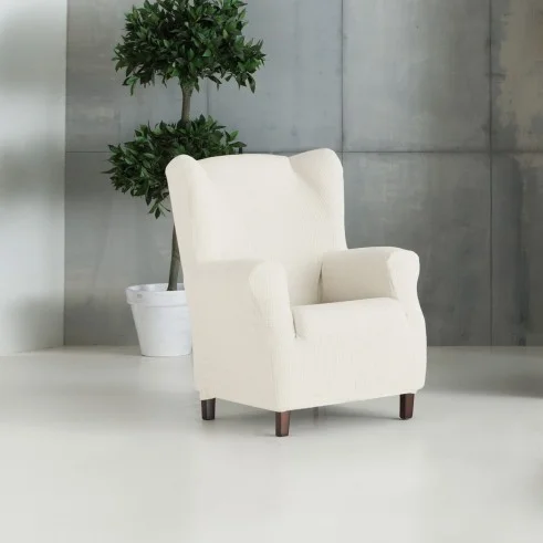 Funda bielástica para sillón orejero modelo Dorian – Elegancia y Protección