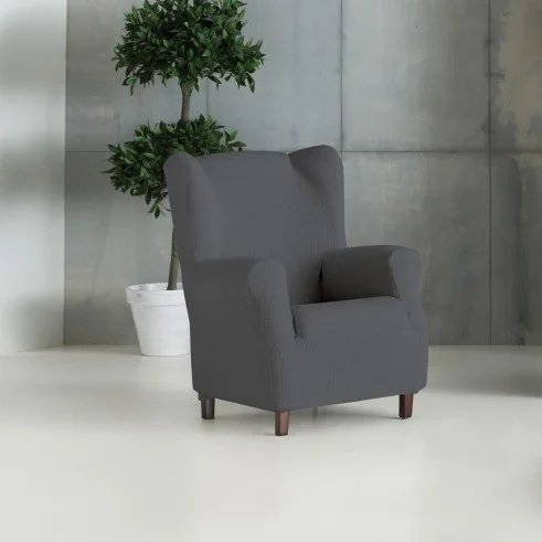Funda bielástica para sillón orejero modelo Dorian – Elegancia y Protección