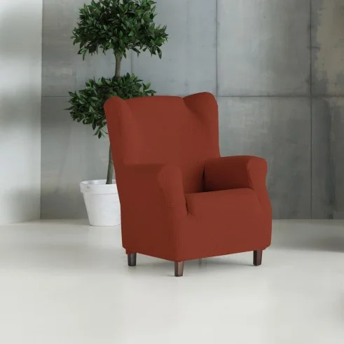 Funda bielástica para sillón orejero modelo Dorian – Elegancia y Protección