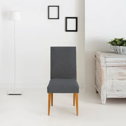 Pack dos fundas bielásticas con respaldo para silla modelo Dorian – Renovación y Estilo