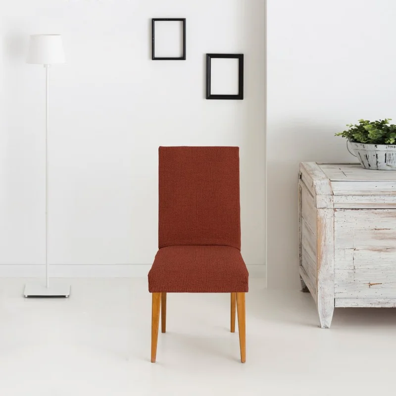 Pack dos fundas bielásticas con respaldo para silla modelo Dorian – Renovación y Estilo